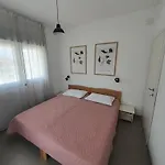 Apartment With Parking Space Brodarica, Sibenik - 21490 Brodarica (Sibenik-Knin)