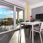 Apartment With Parking Space Brodarica, Sibenik - 21490 Brodarica (Sibenik-Knin)