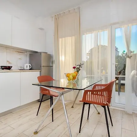 With Parking Space Brodarica, Sibenik - 21490 Апартаменты Бродарица