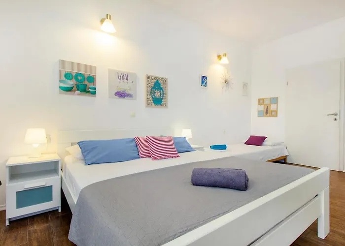 With Parking Space Brodarica, Sibenik - 21490 * Brodarica (Sibenik-Knin)