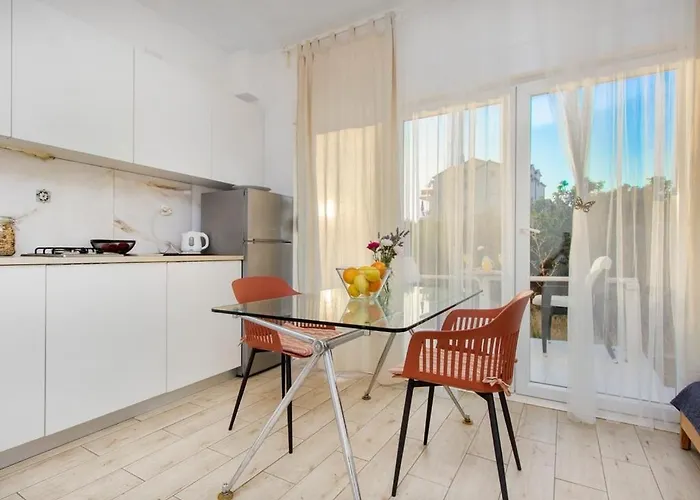 With Parking Space Brodarica, Sibenik - 21490 Apartman Brodarica (Sibenik-Knin)