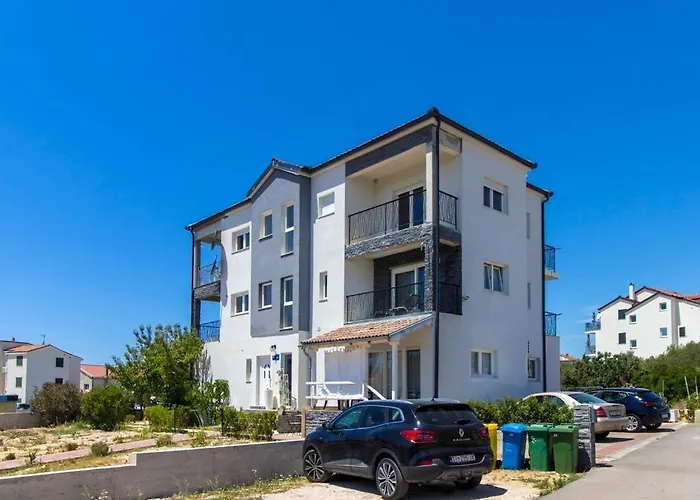 With Parking Space Brodarica, Sibenik - 21490 * Brodarica (Sibenik-Knin)