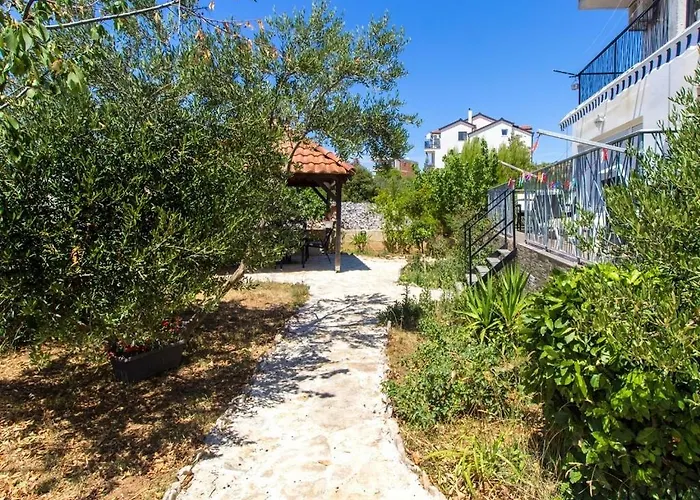 With Parking Space Brodarica, Sibenik - 21490 *